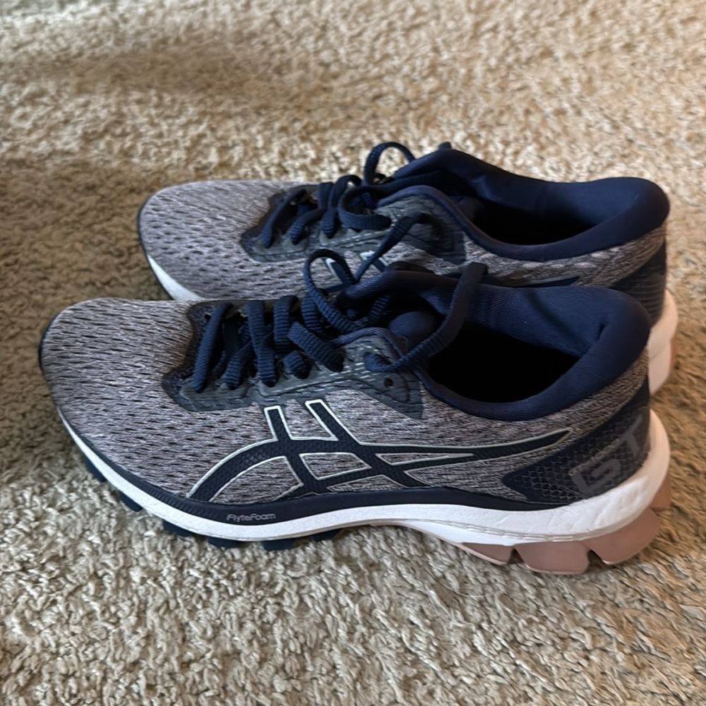 Size 7 ASICS Sneakers